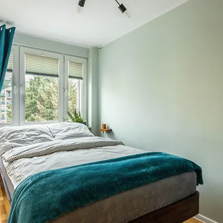 Locum - Old Town - Car Park Apartment *